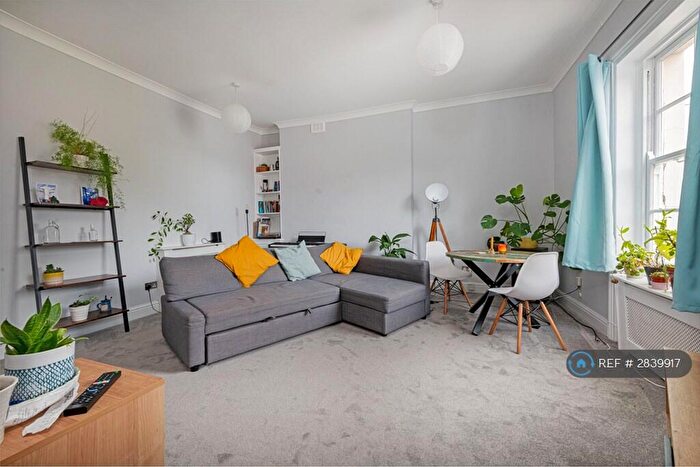 2 Bedroom Flat To Rent In Balham Grove, London, SW12