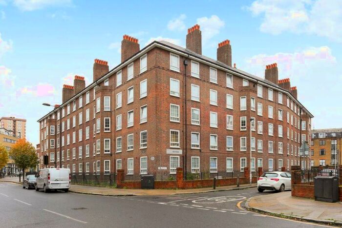3 Bedroom Flat To Rent In Ada Place, Broadway Market, E2