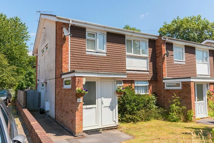 2 Bedroom Maisonette To Rent In Cumberland Close, Little Chalfont`, HP7