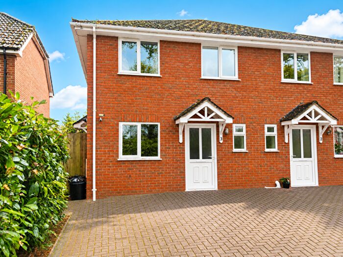 4 Bedroom House To Rent In Park View, Calmore, SO40