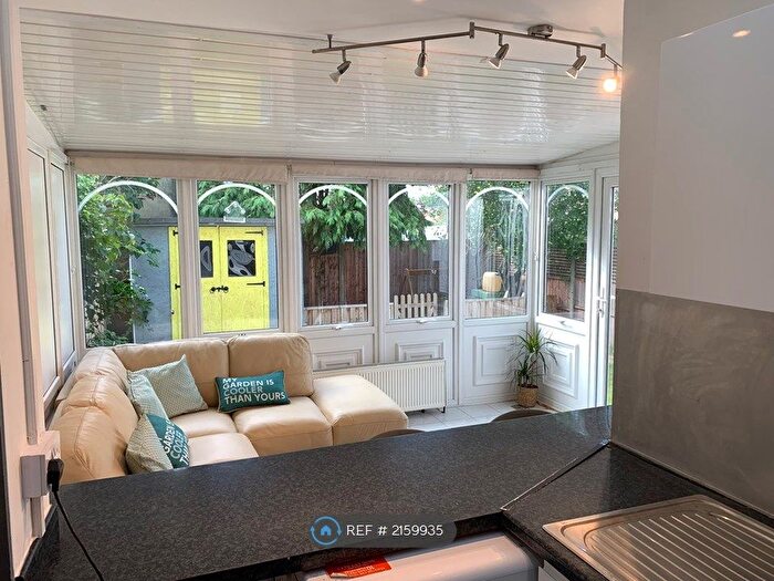 2 Bedroom Flat To Rent In Cleveley Crescent, London, W5