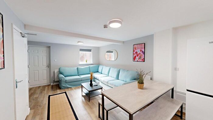 5 Bedroom Flat To Rent In Russell Street, NG7