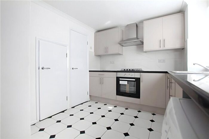 3 Bedroom Terraced House To Rent In Shirley Street, Canning Town, London, E16