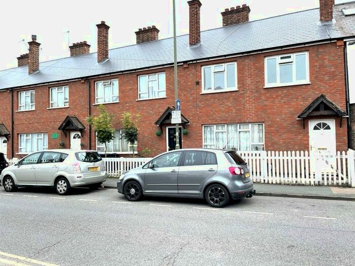 2 Bedroom Maisonette To Rent In Walton Road, Woking, GU21