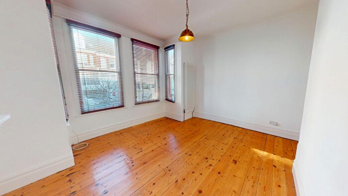 1 Bedroom Flat To Rent In Hartington Villas, Hove, BN3