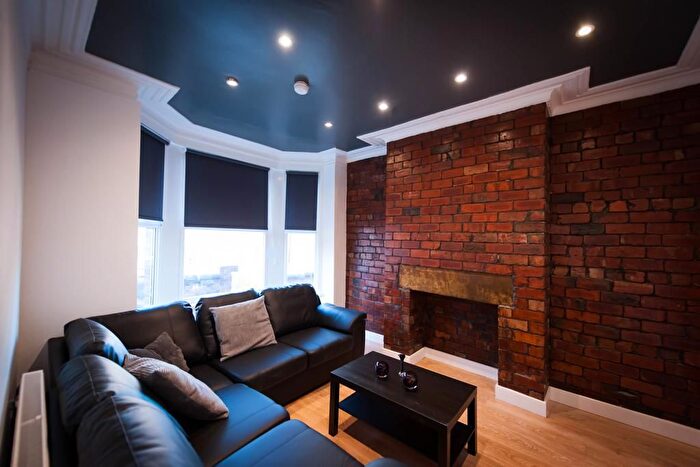 5 Bedroom Terraced House To Rent In Hartley Crescent, Leeds, LS6