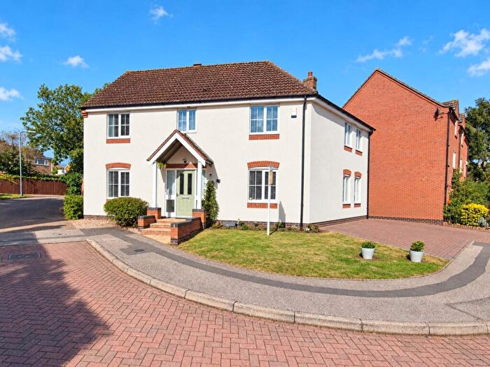 4 Bedroom Detached House For Sale In Frost Court, Great Doddington, Northamptonshire, NN29
