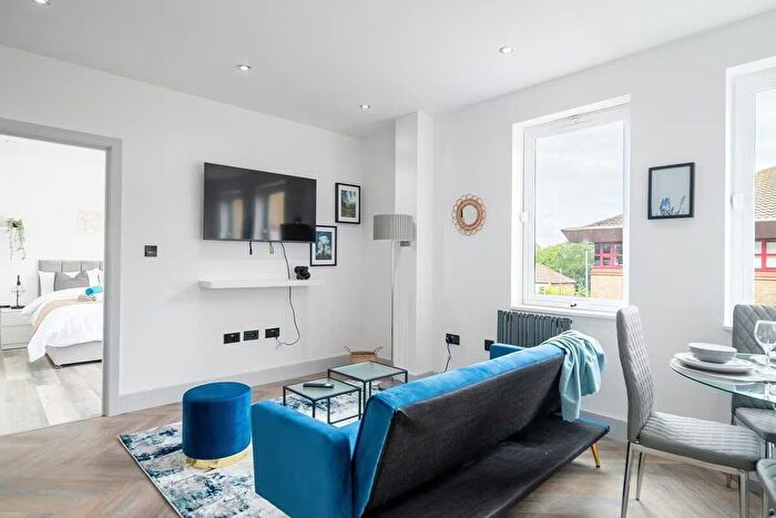 2 Bedroom Flat To Rent In London Rd, Romford, RM7