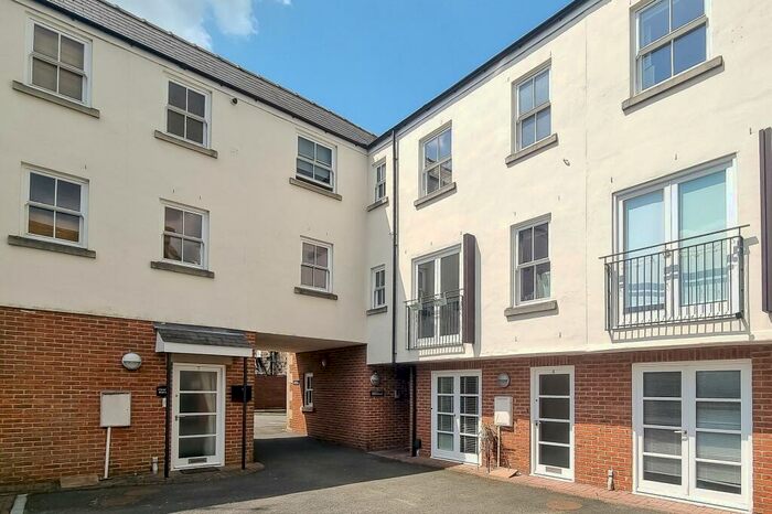 2 Bedroom Mews To Rent In Mornington Mews, Mornington Terrace, HG1