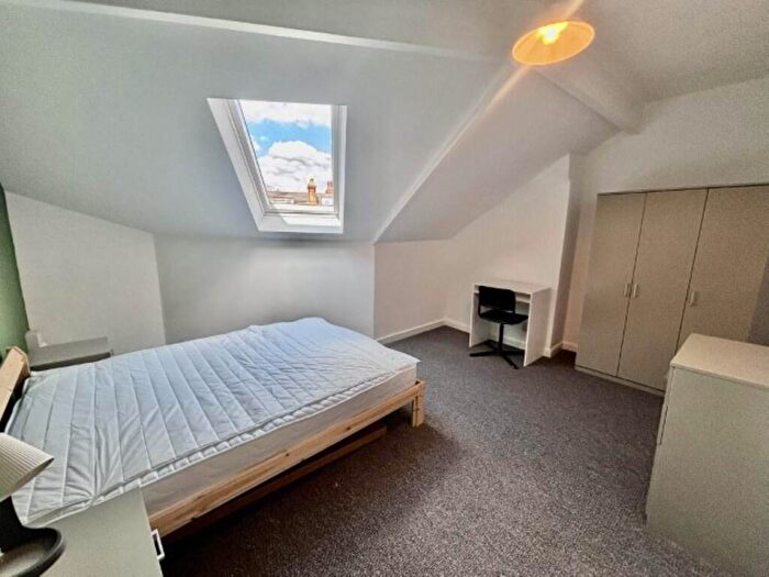 1 Bedroom House To Rent In Aberdeen Walk (Room ), Armley, Leeds, LS12