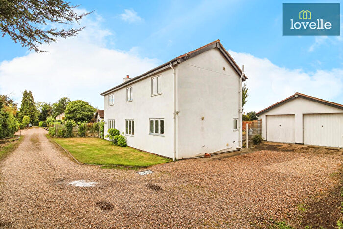 3 Bedroom Detached House For Sale In Little Becks, Laceby, DN37