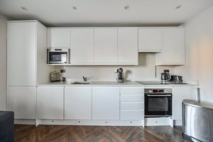 2 Bedroom Flat For Sale In Hollybush Place, Bethnal Green, London, E2