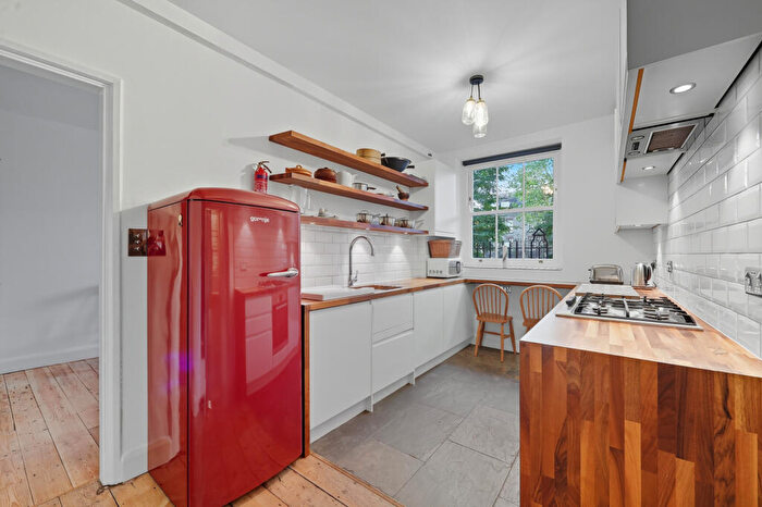 1 Bedroom Flat For Sale In Dunstan Houses, Stepney Green, E1
