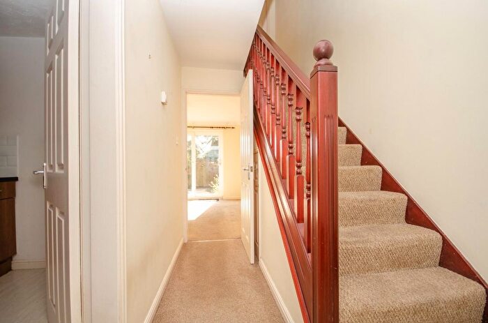 2 Bedroom Semi-Detached House For Sale In Unwin Close, Southampton, SO19