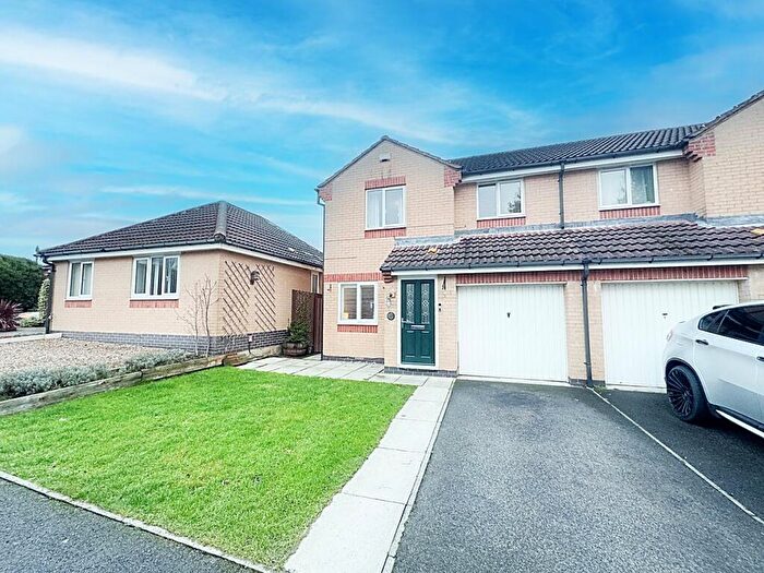 3 Bedroom Semi-Detached House For Sale In Limekiln Court, Wallsend, NE28