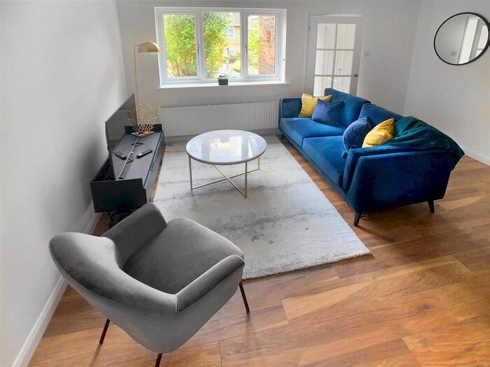 2 Bedroom Property To Rent In Collier Way, Guildford, GU4