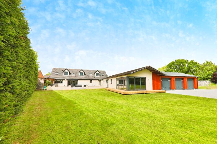 5 Bedroom Detached House For Sale In Arnold Lane East, Long Riston, Hull, HU11