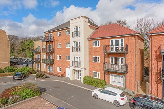 2 Bedroom Flat For Sale In Alderson Grove, Hersham, Walton-On-Thames., KT12