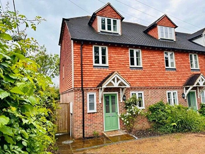 3 Bedroom Cottage To Rent In Old Hall Cottages, Etchingham, TN19