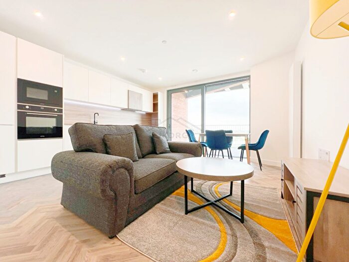 2 Bedroom Flat To Rent In London, E3