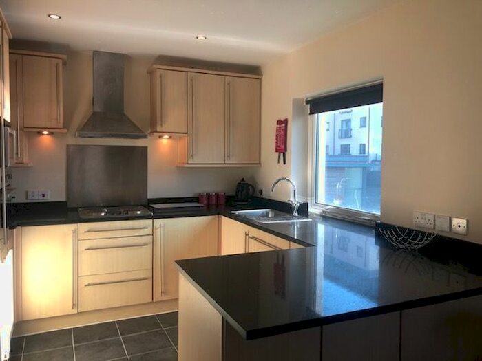 1 Bedroom Flat To Rent In Endeavour Court, Ocean Village, Southampton, SO14