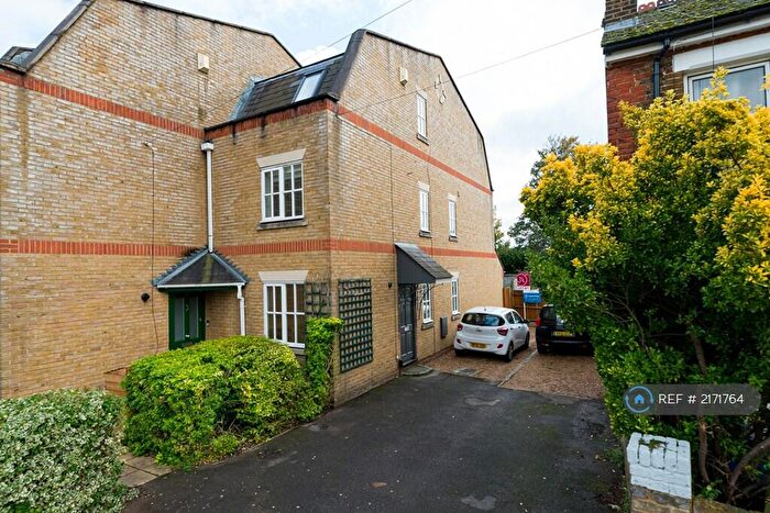 3 Bedroom Semi-Detached House To Rent In South Worple Way, East Sheen, SW14