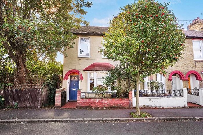 2 Bedroom End Of Terrace House For Sale In Meadow Road, Wimbledon, SW19