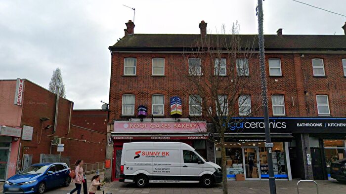 2 Bedroom Flat To Rent In Pinner Road, North Harrow, HA2