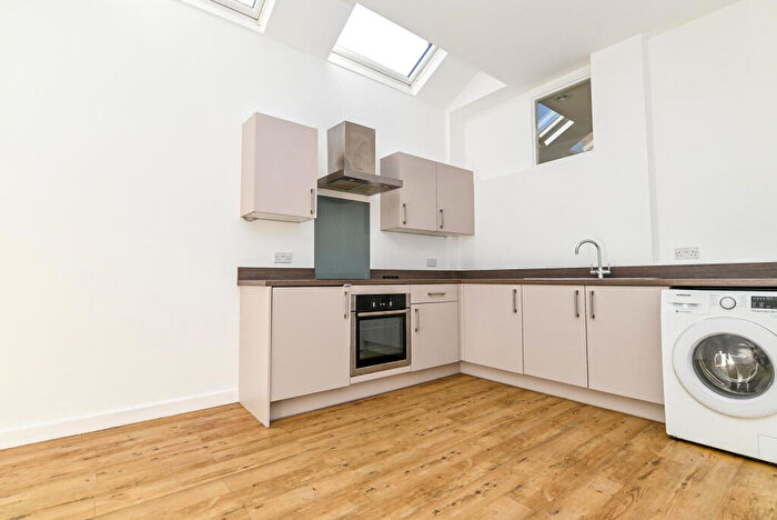 1 Bedroom Flat For Sale In The Warehouse, Western Road, Lymington, SO41