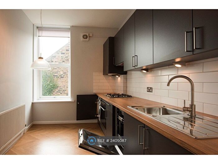 2 Bedroom Flat To Rent In Newbould Lane, Sheffield, S10