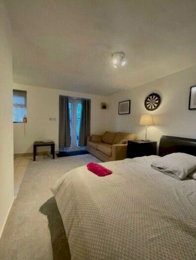 1 Bedroom Studio To Rent In Station Road, London, NW4