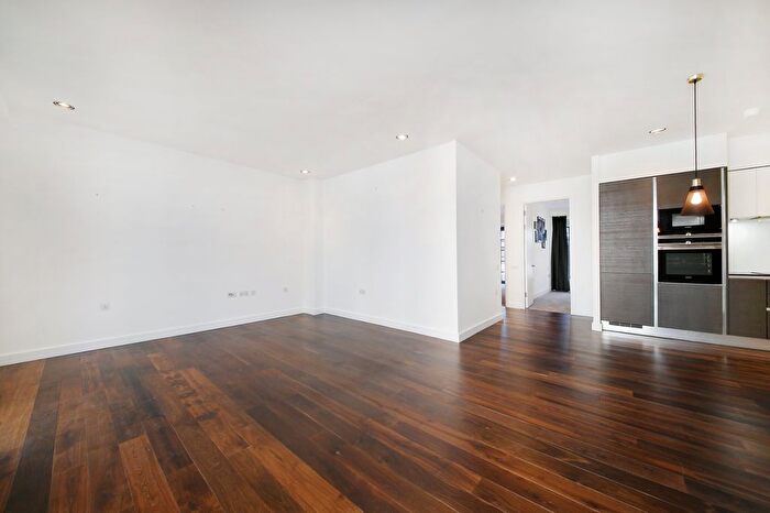 2 Bedroom Flat To Rent In Porteus Place, Clapham, SW4