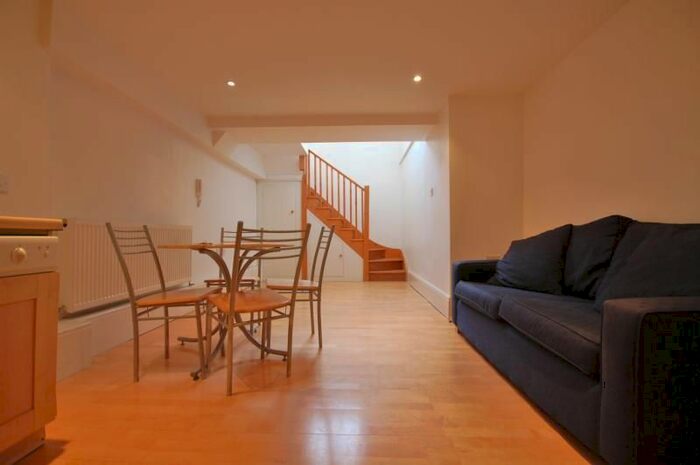 1 Bedroom Flat To Rent In Hackney Road, London, E2