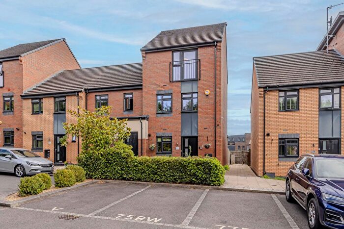 4 Bedroom Terraced House For Sale In Brentleigh Way, Stoke-On-Trent, ST1