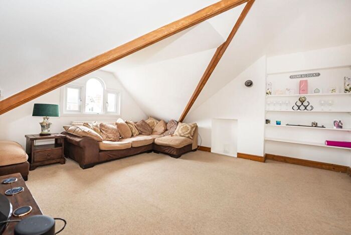 1 Bedroom Flat To Rent In Effingham Road, Long Ditton, KT6