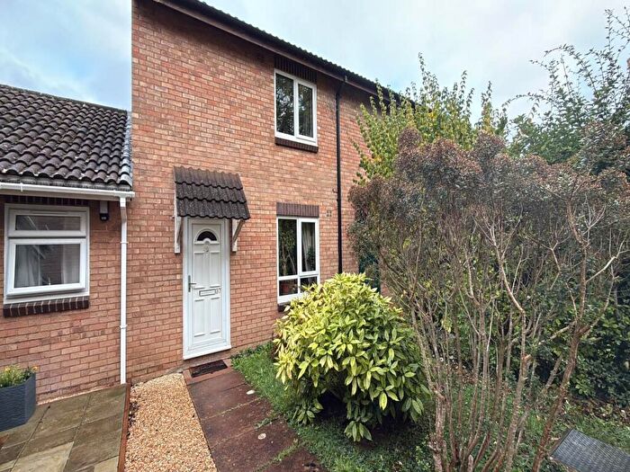 3 Bedroom House To Rent In Beaconsfield Way, Frome, Somerset, BA11