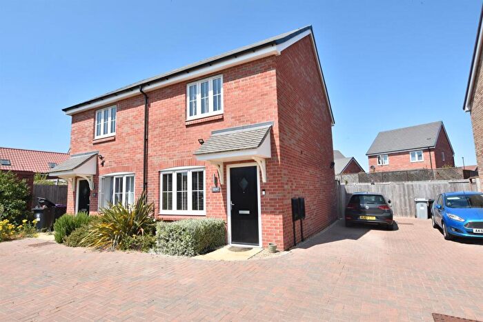 2 Bedroom Semi Detached House For Sale In Craigmore Close, PE10