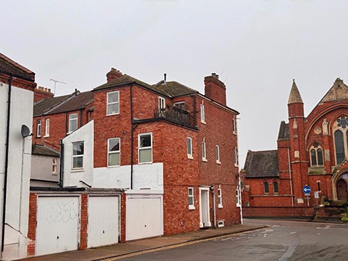 1 Bedroom Apartment For Sale In Victoria Road, Abington, Northampton, NN1