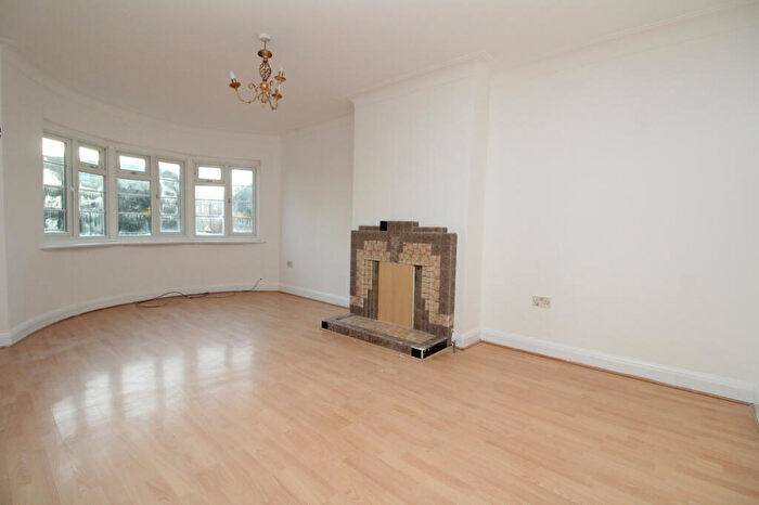 2 Bedroom Flat To Rent In York House, Selhurst Road, South Norwood, SE25
