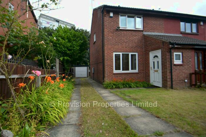 2 Bedroom Semi-Detached House To Rent In Well Close Rise, City Centre, Leeds, LS2