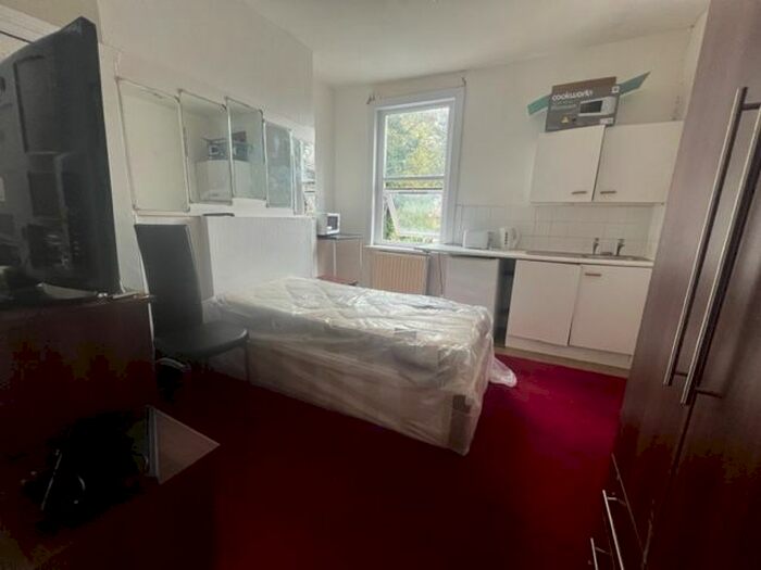 1 Bedroom Flat To Rent In High Road, London, N17