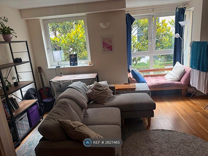 1 Bedroom Flat To Rent In Pine House, London, SW6