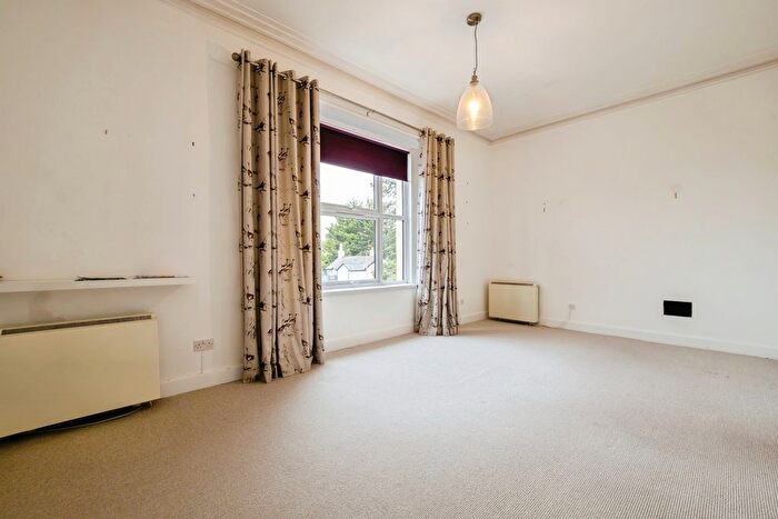 1 Bedroom Flat For Sale In East Cliff Road, Dawlish, Devon, EX7