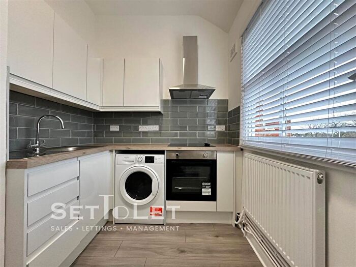 1 Bedroom Apartment To Rent In Evington Road, Leicester, LE2