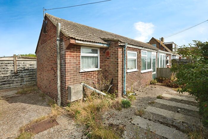 1 Bedroom Bungalow For Sale In Pleasance Road North, Lydd On Sea, Romney Marsh, Kent, TN29