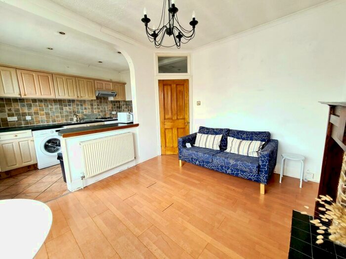 1 Bedroom Flat To Rent In St Peters Street, Islington, N1