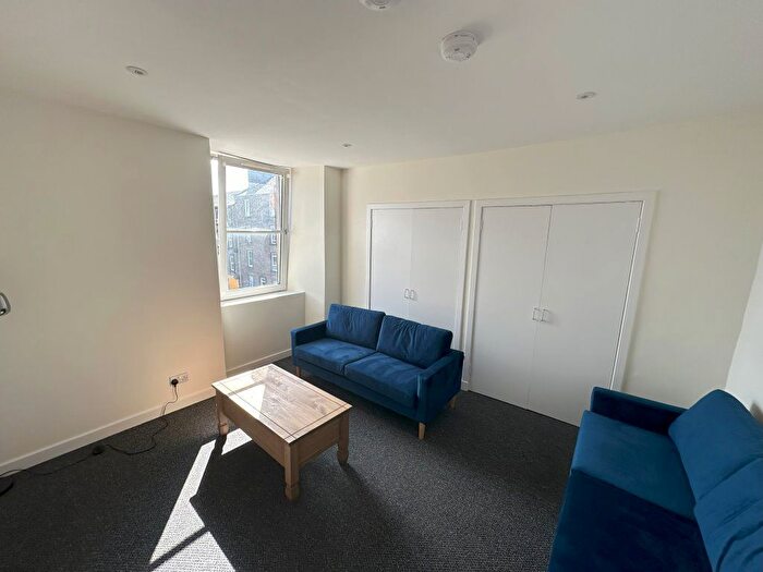 3 Bedroom Flat To Rent In Cleghorn Street, Dundee, DD2