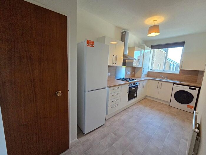 2 Bedroom Flat To Rent In Whitehall Road, West End, Aberdeen, AB25