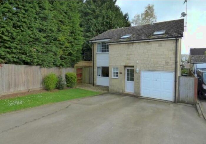 4 Bedroom Detached House To Rent In Byfield Road, Woodford Halse, NN11