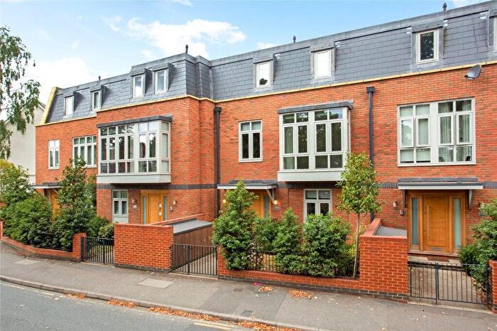 4 Bedroom House To Rent In Thames Street, Weybridge, KT13